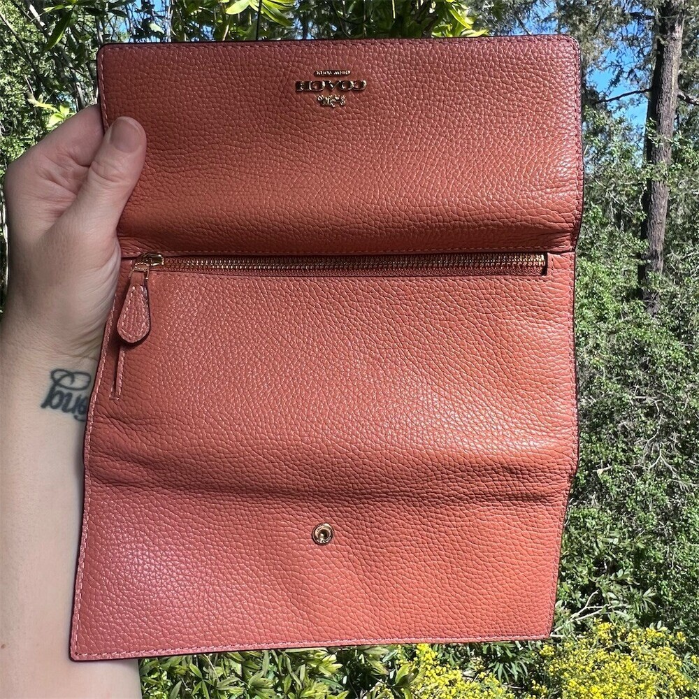 COACH VINTAGE Trifold Wallet Pebble Leather Peach with Gold Hardware AUTHENTIC - Picture 4 of 8